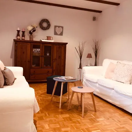 Jette Mit Wallbox 公寓